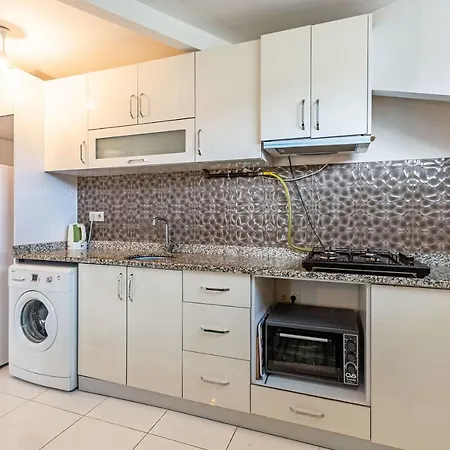 Apartamento Modern Apartment With Balcony Kagithane
